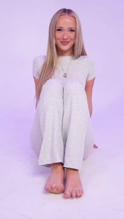 Julia Filippo feet photo thumbnail