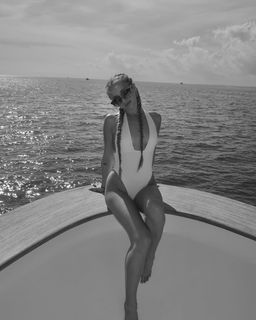 Julia Filippo feet photo thumbnail