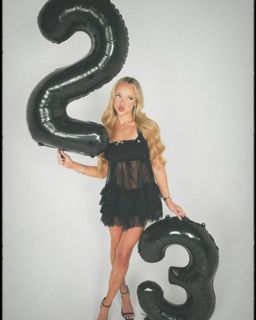 Julia Filippo feet photo thumbnail