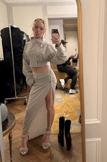 Julia Filippo feet photo thumbnail