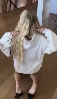 Julia Filippo feet photo thumbnail