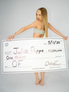 Julia Filippo feet photo 2