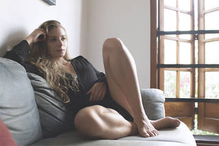 Julia Foti feet photo 3