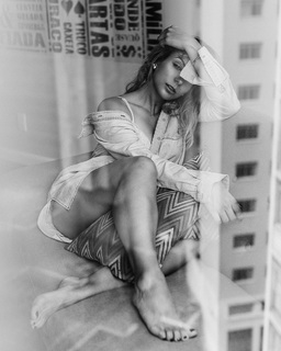 Julia Foti feet photo 2