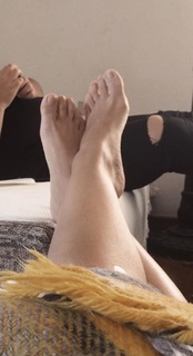 Julia Foti feet photo 1