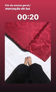 Julia Foti feet photo 18