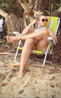 Julia Foti feet photo 9