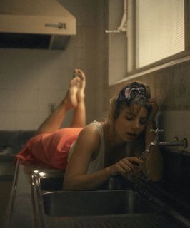 Julia Foti feet photo 7