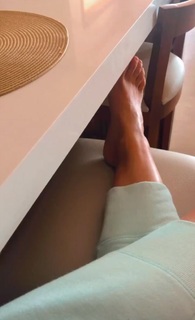 Julia Foti feet photo 4