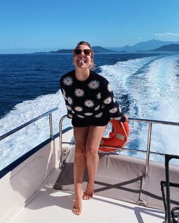 Julia Foti feet photo 10