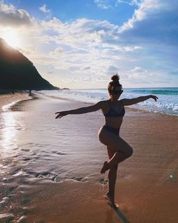 Julia Foti feet photo 6