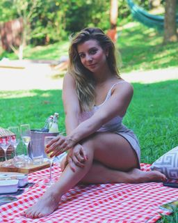 Julia Foti feet photo 2