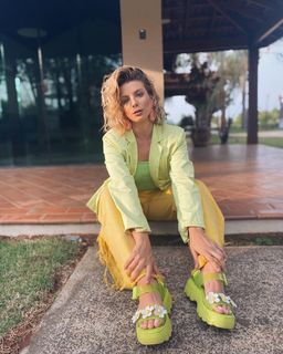 Julia Foti feet photo 7