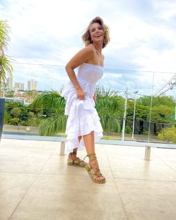 Julia Foti feet photo 7