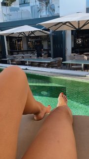 Julia Foti feet photo 8