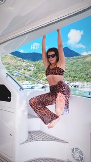 Julia Foti feet photo 9