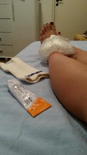 Julia Foti feet photo 1