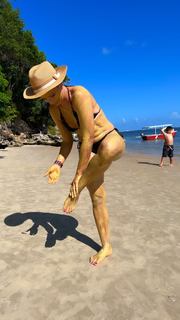 Julia Foti feet photo 7