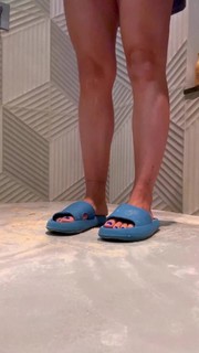 Julia Foti feet photo 8