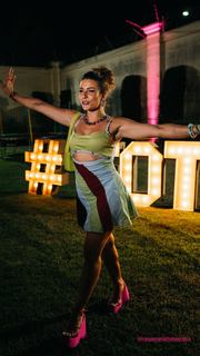 Julia Foti feet photo 1