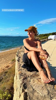Julia Foti feet photo 1