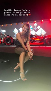 Julia Foti feet photo 6