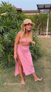Julia Foti feet photo 8