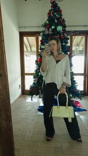 Julia Foti feet photo 4