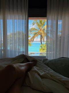 Julia Foti feet photo 3