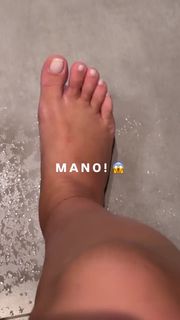 Julia Foti feet photo 20