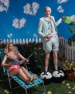 Julia Fox feet photo thumbnail