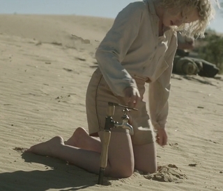 Julia Garner feet photo thumbnail