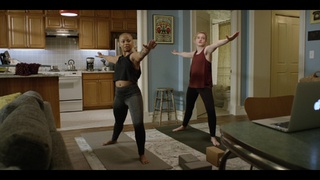 Julia Garner feet photo thumbnail