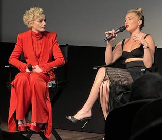 Julia Garner feet photo thumbnail