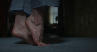 Julia Garner feet photo thumbnail
