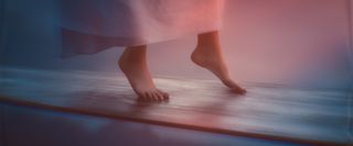 Julia Garner feet photo thumbnail