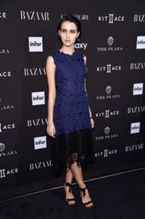Julia Goldani Telles feet photo 1