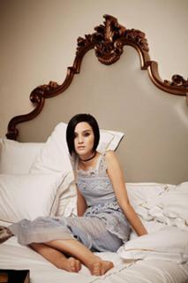 Julia Goldani Telles feet photo 8