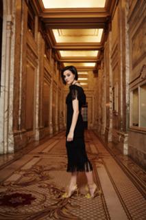 Julia Goldani Telles feet photo 5