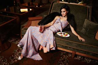 Julia Goldani Telles feet photo 8