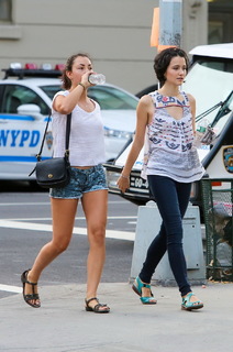 Julia Goldani Telles feet photo 16