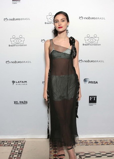 Julia Goldani Telles feet photo 14