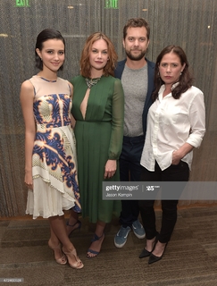 Julia Goldani Telles feet photo 3