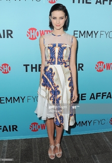 Julia Goldani Telles feet photo 19