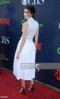 Julia Goldani Telles feet photo 13