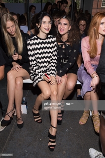 Julia Goldani Telles feet photo 10