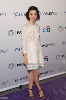 Julia Goldani Telles feet photo 8