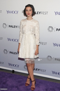Julia Goldani Telles feet photo 6