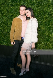 Julia Goldani Telles feet photo 17