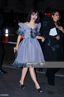 Julia Goldani Telles feet photo 6